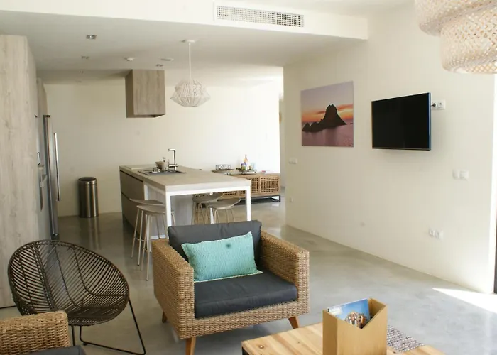 Tranquil Haven In Santa Eulalia Villa, 1030 Villa Santa Eularia des Riu