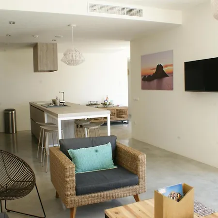 Tranquil Haven In Santa Eulalia Villa, 1030 别墅 圣埃乌拉利亚